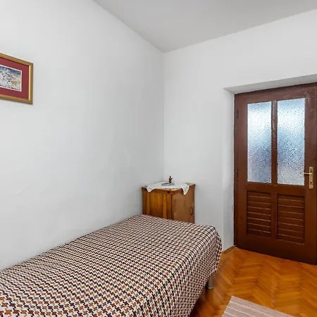 3 Bedroom Beautiful In * Grižane