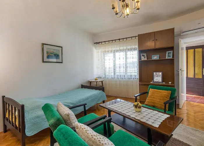 3 Bedroom Beautiful In * Grižane