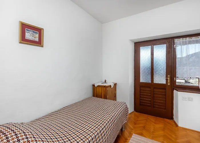 3 Bedroom Beautiful In * Grižane